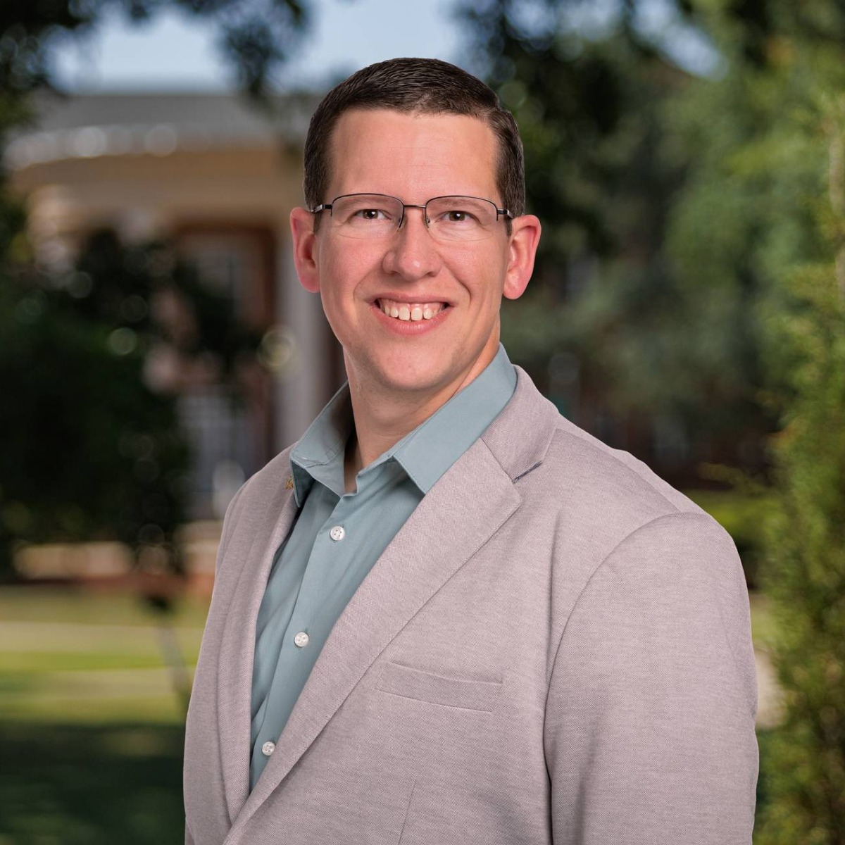 Dr. Derek Royer