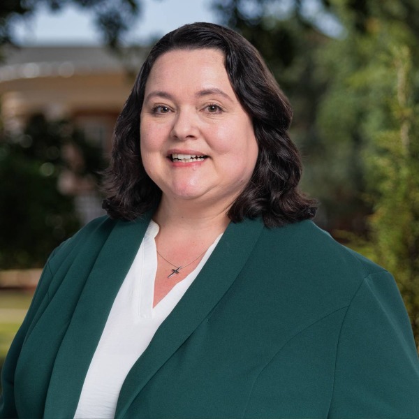 Dr. Nicole Hill